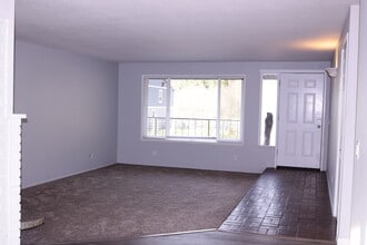 15906 Elm St E, Unit 3 in Sumner, WA - Building Photo - Building Photo