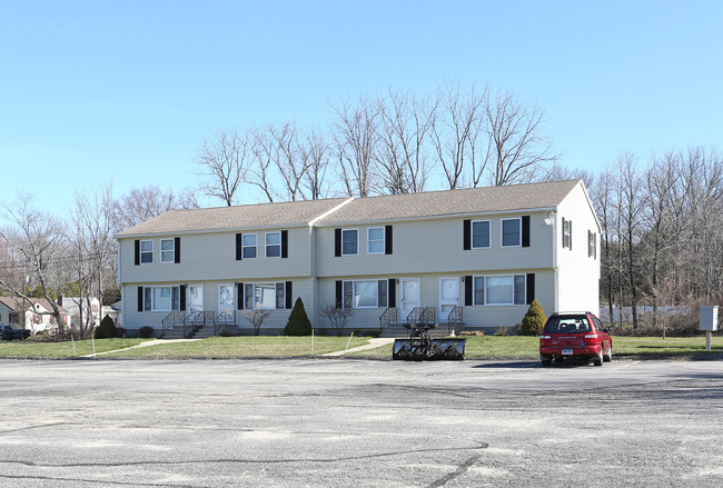 Linwood Apartments in Colchester, CT - Building Photo - Building Photo