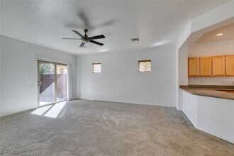 4013 Gliding Gulls Ave in North Las Vegas, NV - Foto de edificio - Building Photo