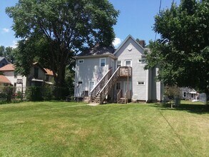 619 W 16th St in Davenport, IA - Foto de edificio - Building Photo
