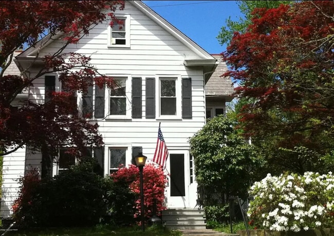 property at 102 E Brown St