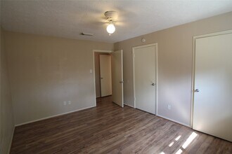 2634 Heritage Colony Dr in Webster, TX - Building Photo - Building Photo