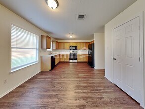 11145 Franklins Tale Loop in Austin, TX - Foto de edificio - Building Photo