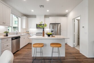 2325 Verano Way in Vista, CA - Building Photo - Building Photo