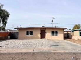 1318 S 10th Ave in Yuma, AZ - Building Photo