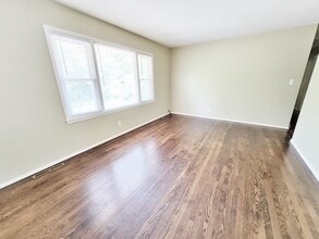 6006 E 96th St in Kansas City, MO - Building Photo - Building Photo