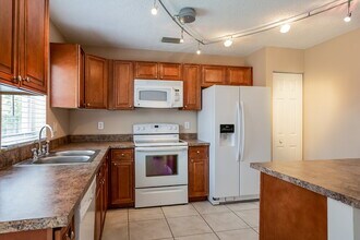 7142 Davit Cir in Lake Worth, FL - Building Photo - Building Photo