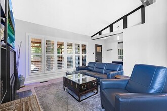 670 Coronation Ave. in Ottawa, ON - Building Photo - Building Photo