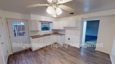 4149 Klepinger Rd in Dayton, OH - Building Photo - Building Photo