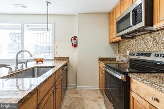 1300 Belmont St NW in Washington, DC - Building Photo - Building Photo