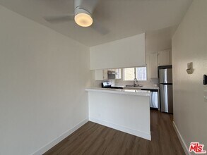 523 Ashland Ave in Santa Monica, CA - Building Photo - Building Photo