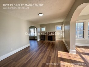 1259 Oxford Ave NW in Canton, OH - Building Photo - Building Photo