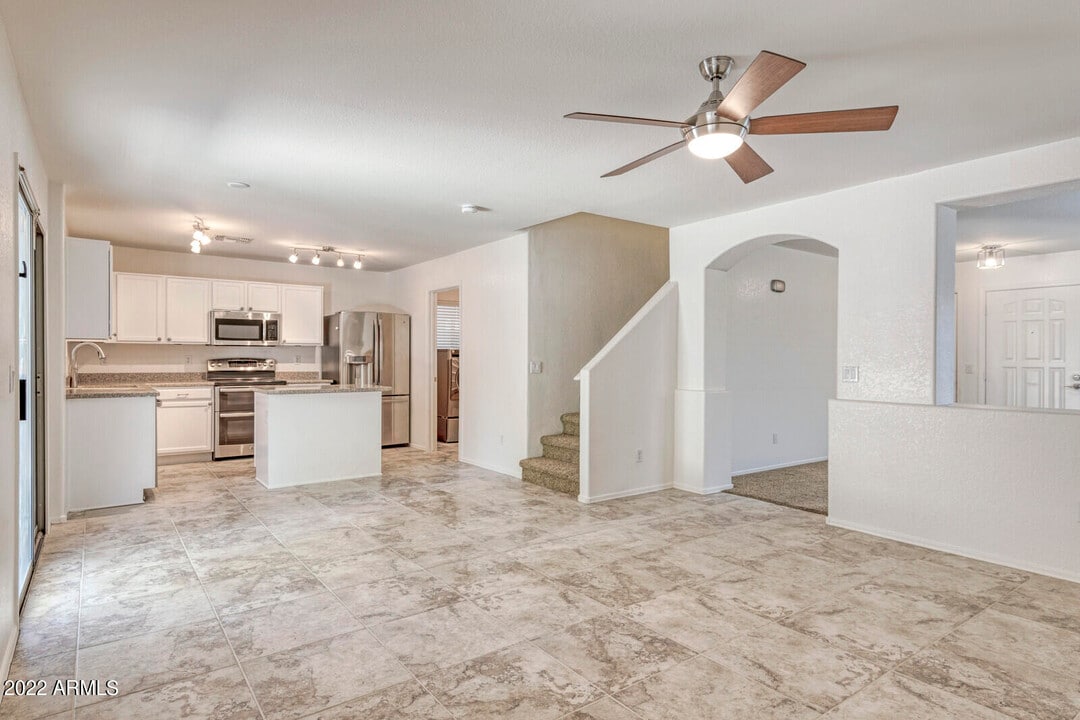 2305 E Parkside Ln in Phoenix, AZ - Building Photo