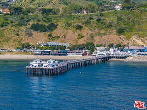 23018 Pacific Coast Hwy in Malibu, CA - Building Photo - Building Photo