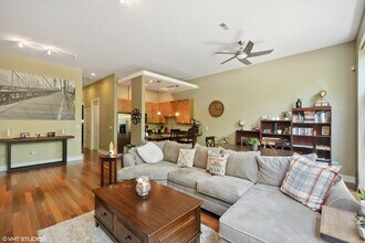 902 N Elston Ave in Chicago, IL - Building Photo - Building Photo