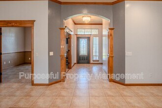 8833 NW 114th Cir in Oklahoma City, OK - Building Photo - Building Photo
