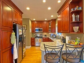 375 Lowell Ave in Newton, MA - Building Photo - Building Photo