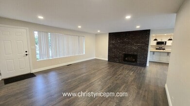 1815 116th Ave NE in Bellevue, WA - Building Photo - Building Photo