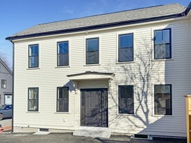 27 Carter St in Newburyport, MA - Building Photo - Building Photo