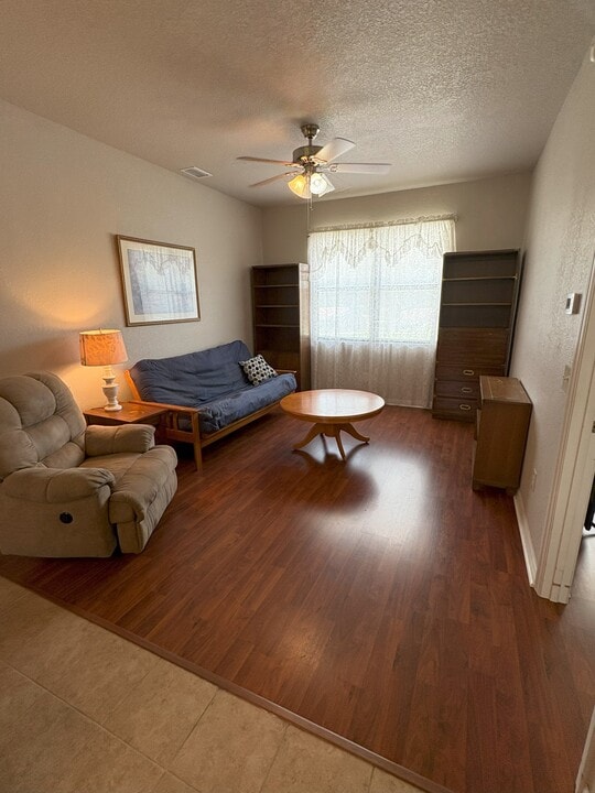 4416 SE 4th Pl, Unit Private Apartment in Ocala, FL - Foto de edificio