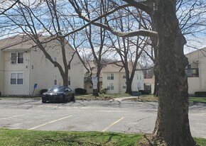 949 Pleasant Valley Rd in South Windsor, CT - Building Photo