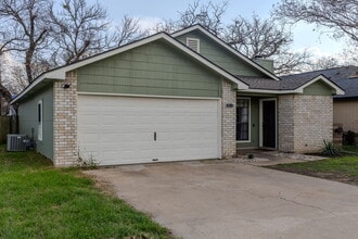 1611 Somerset Dr in Round Rock, TX - Building Photo - Building Photo