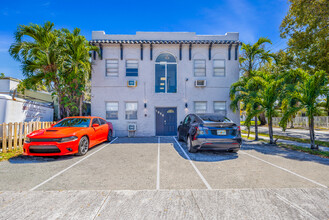 1856 Lincoln St in Hollywood, FL - Building Photo - Building Photo