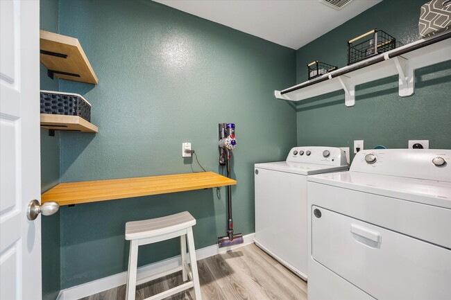 property at 3215 Creston Gate Dr