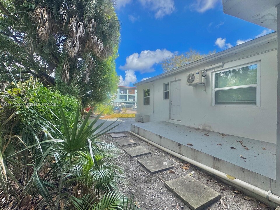 12906 NE 6th Ave in North Miami, FL - Building Photo