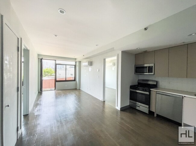 Bushwick Avenue / Spacious 2-Bed 1-Bath