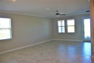 9077 Shadyside Ln in Land O Lakes, FL - Building Photo - Building Photo