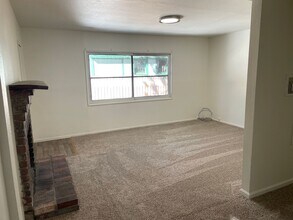 1049 Lodi Ave in South Lake Tahoe, CA - Building Photo - Building Photo