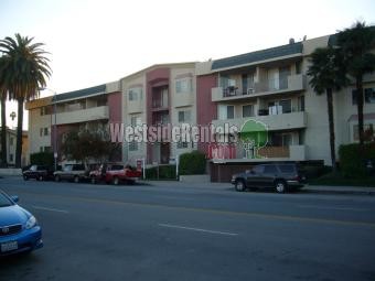 4705 Kester Ave, Unit #102 in Sherman Oaks, CA - Foto de edificio