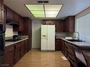 4421 Fernbrook Rd in Las Vegas, NV - Building Photo - Building Photo