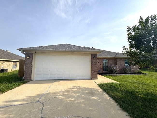 property at 2801 Southwood Dr