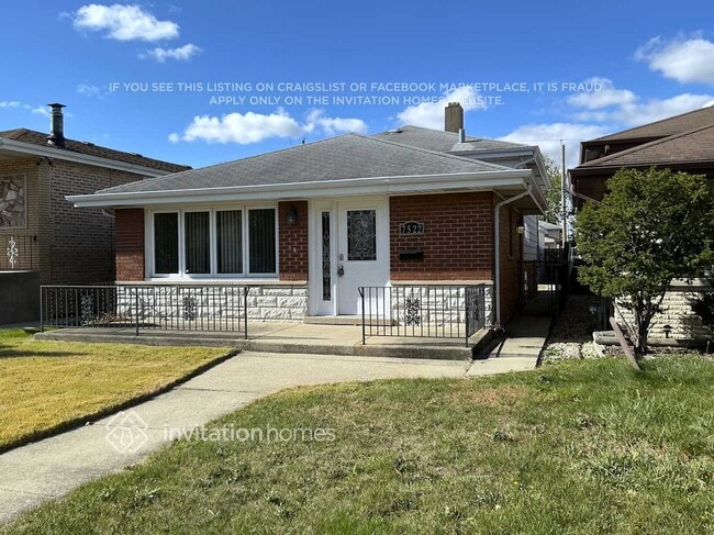 property at 7522 S Lockwood Ave