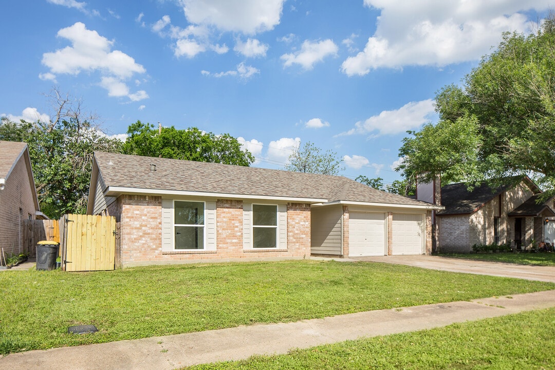 10814 Mackenzie Dr Photo