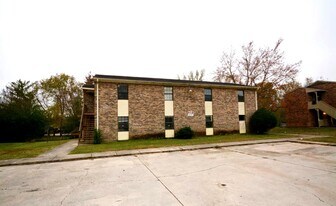 4917 Cotton Row NW Unit B in Huntsville, AL - Building Photo