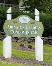 14 Abington Gardens Dr in South Abington Township, PA - Foto de edificio - Building Photo