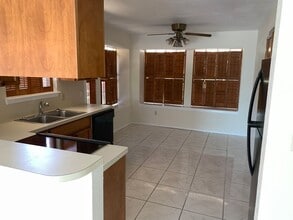 2230 Bird Island Dr in Corpus Christi, TX - Building Photo - Building Photo