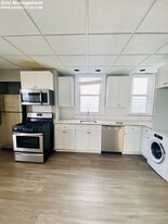 346 Chelsea St, Unit 3 Apartamentos