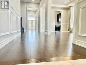 707 Clifford Perry Pl in Newmarket, ON - Building Photo - Building Photo