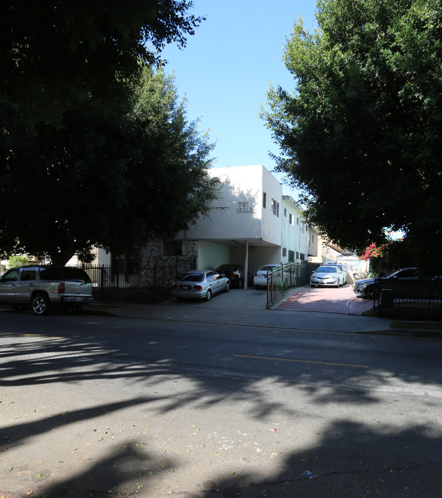 731 Irolo St in Los Angeles, CA - Building Photo