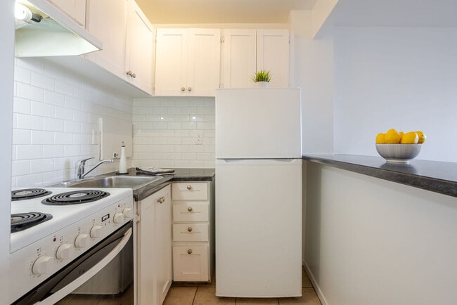 La Tour Penfield in Montréal, QC - Building Photo - Building Photo