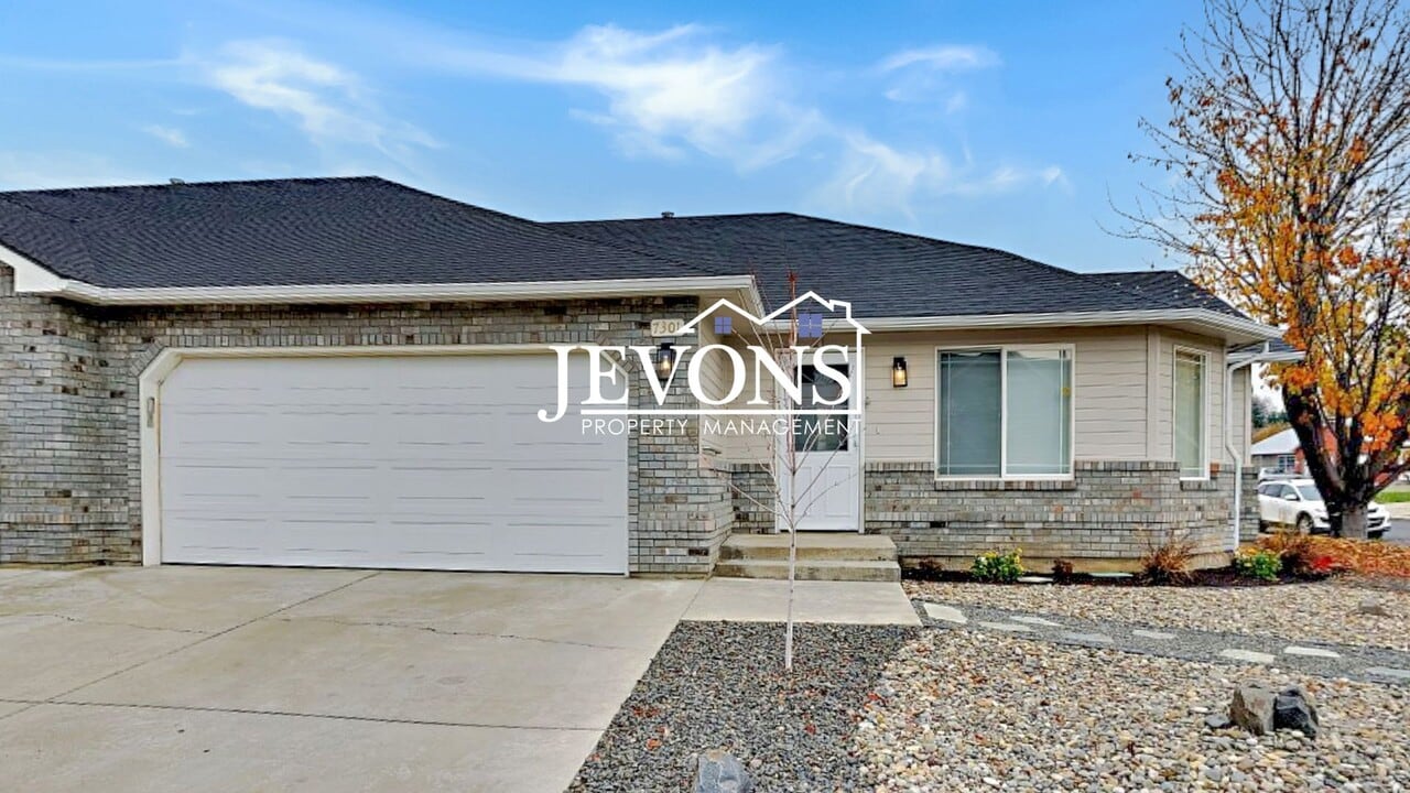 7301 W Chestnut Ave in Yakima, WA - Building Photo