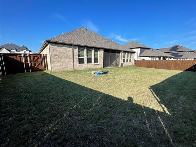 1905 Botticelli Dr in Oak Point, TX - Foto de edificio - Building Photo