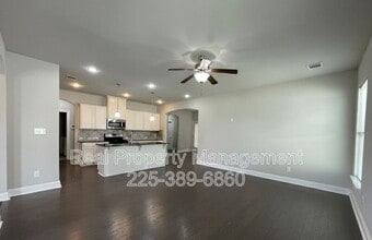 7948 Antebellum Ave in Baton Rouge, LA - Building Photo - Building Photo