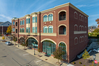 300 E Cady St in Northville, MI - Foto de edificio - Building Photo