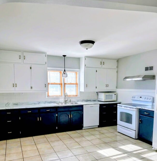 property at 2119 14th St S