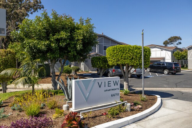 View Apartments in San Diego, CA - Foto de edificio - Building Photo